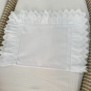 Salvababas blanco impermeable lazo blanco