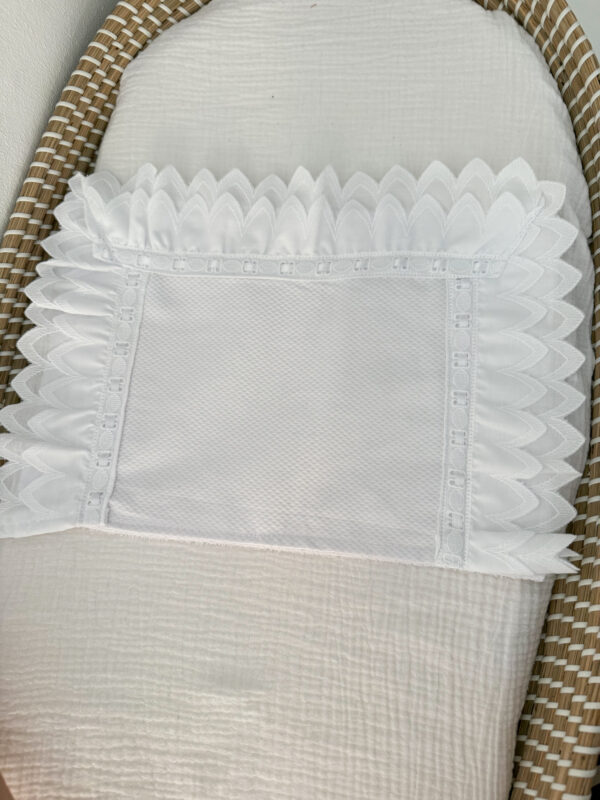 Salvababas blanco impermeable lazo blanco