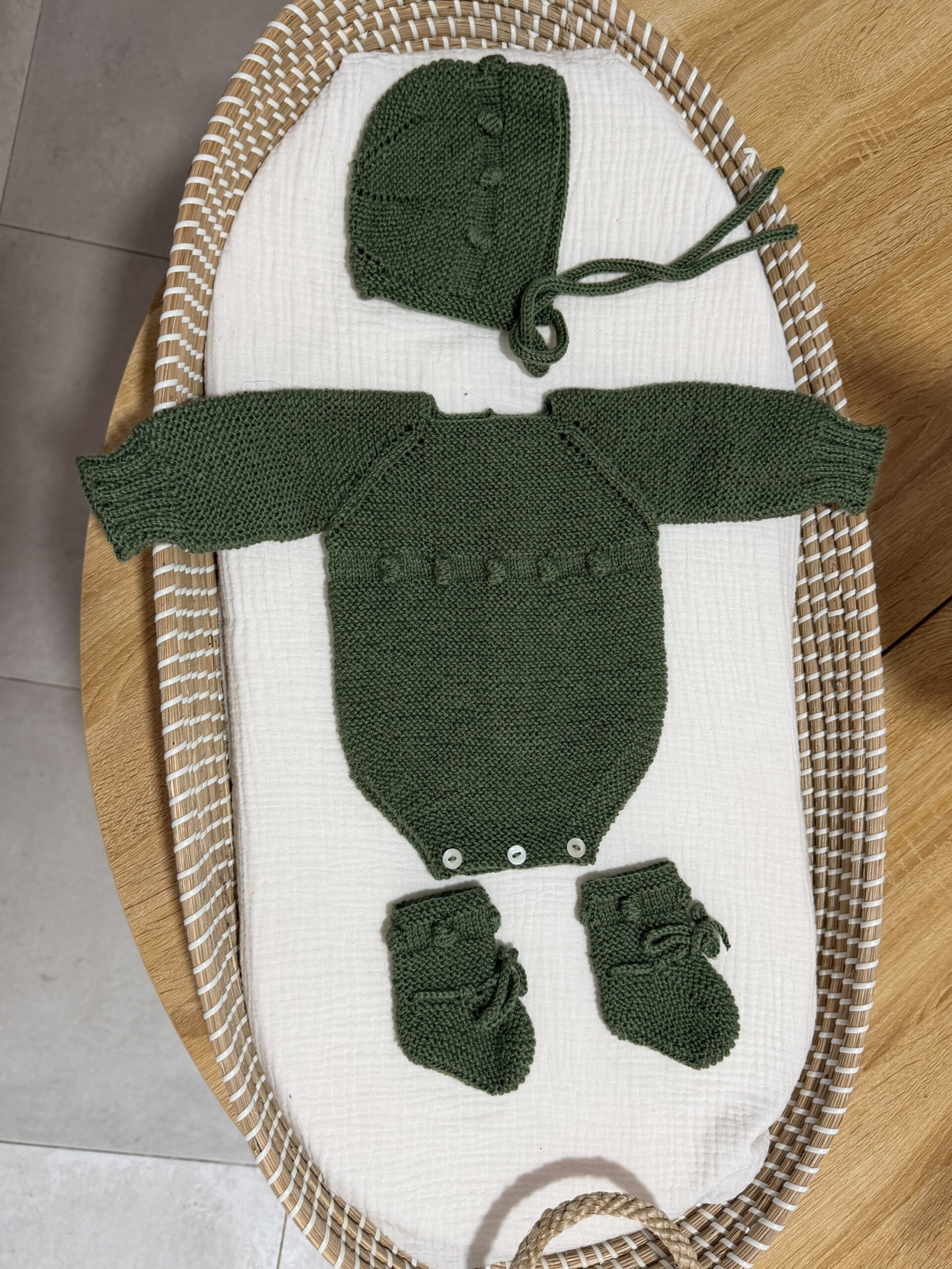 Conjunto bodoques lana verde