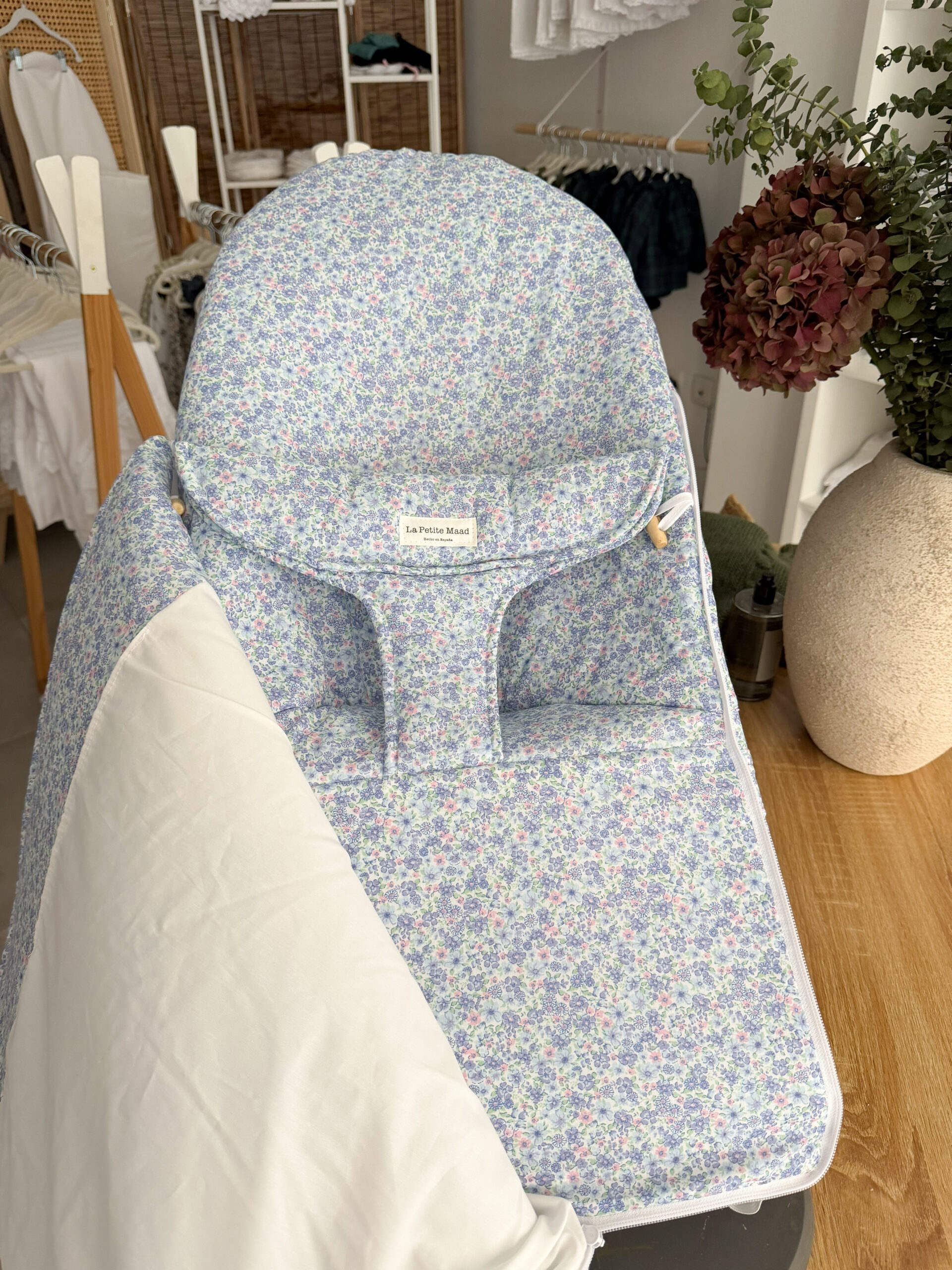 Funda hamaca babybjörn flor azul - Imagen 2