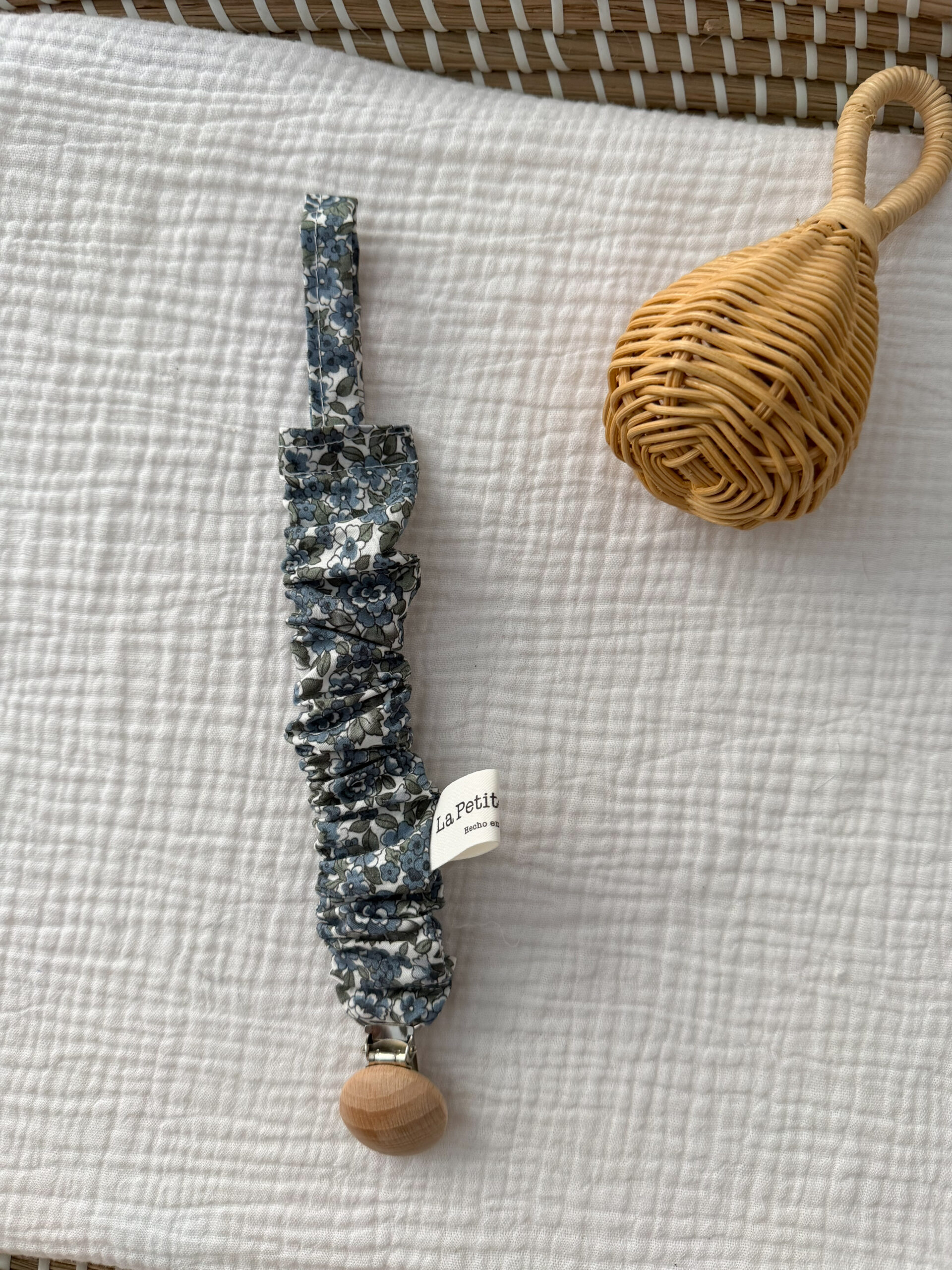 Chupetero flor azul oscura