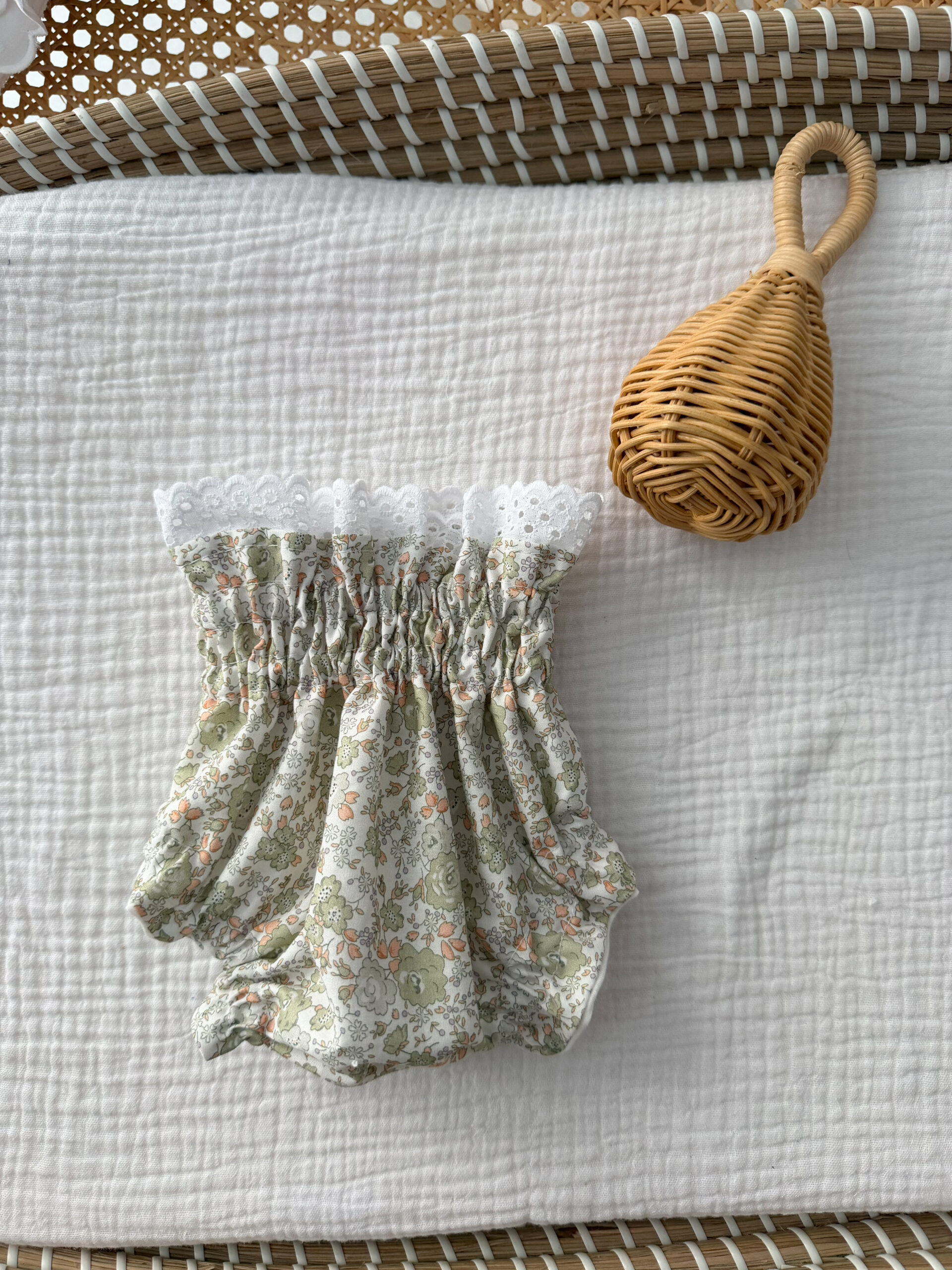 Cubrepañal flor verde