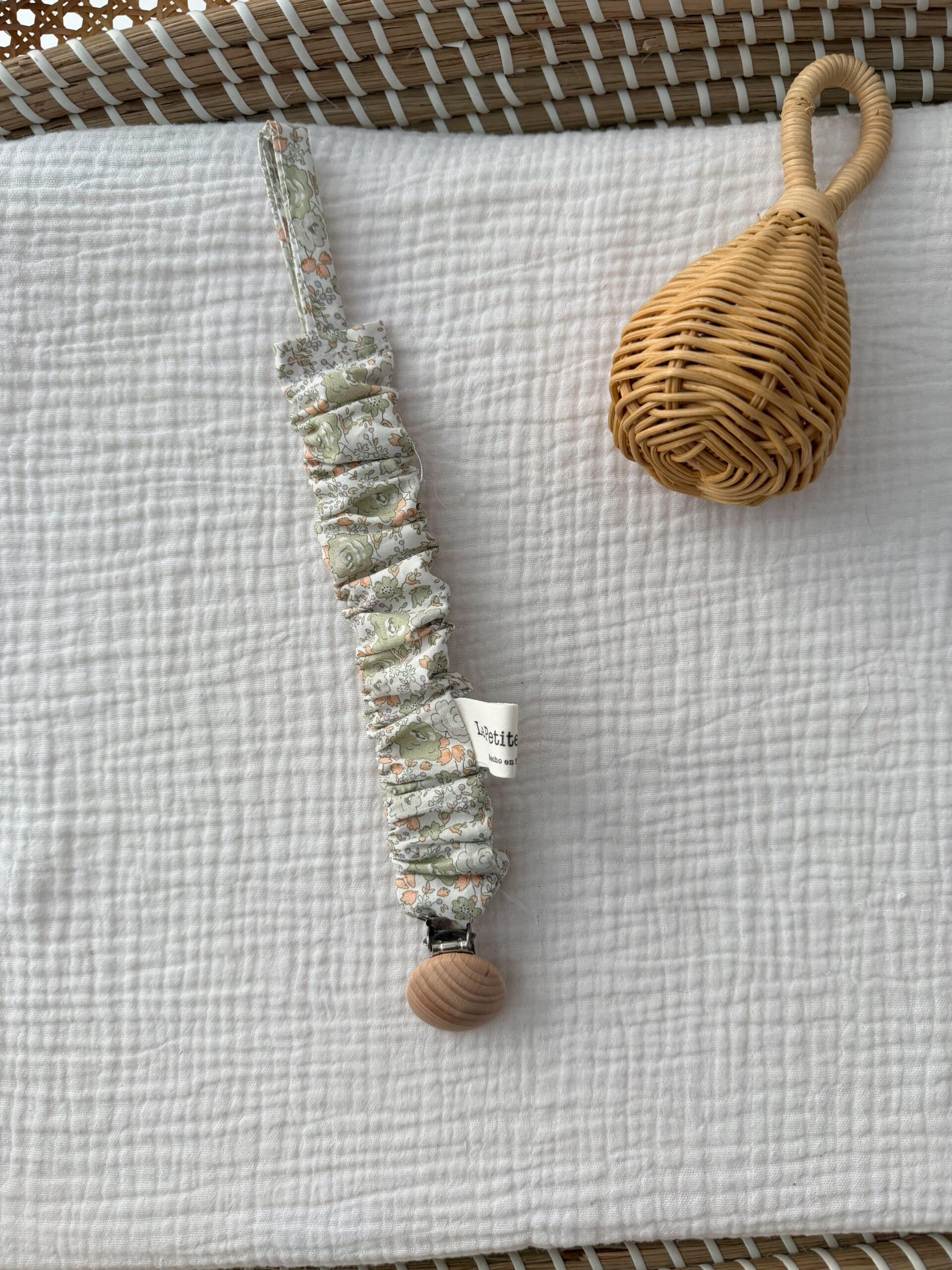 Chupetero flor verde