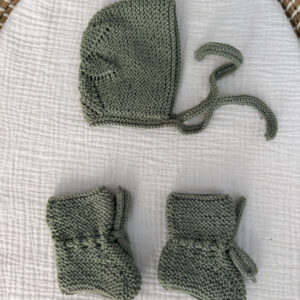 Conjunto patucos y capota lana verde caza