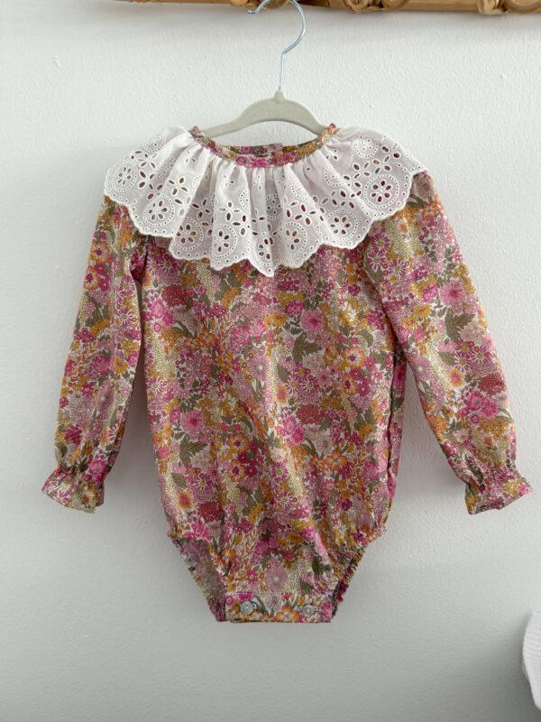 Pelele liberty otoño con tira bordada