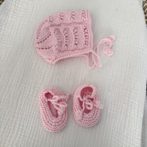 Conjunto capota y patucos rosa bebe