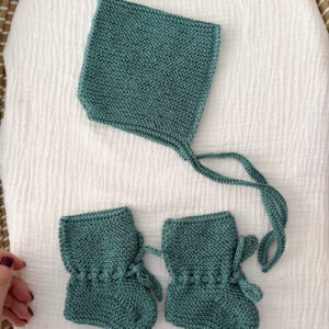 Conjunto capota y patucos verde esmeralda