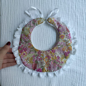 Babero Marieta flor liberty otoño