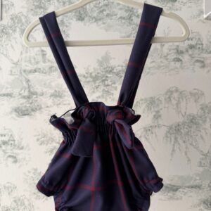 Cubre con tirantes cuadro azul y rojo