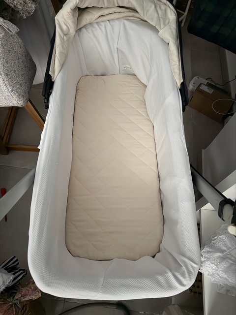 Cubre capazo universal piqué blanco