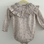 Pelele Marieta flor nude gris