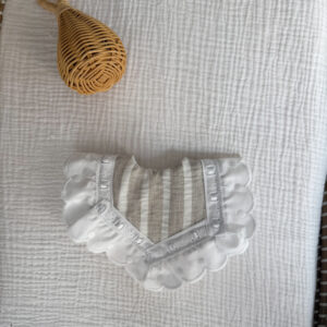 Babero pipo rayas arena clara