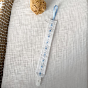 Chupetero tira bordada celeste