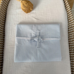 Cambiador impermeable rayas relieve celeste