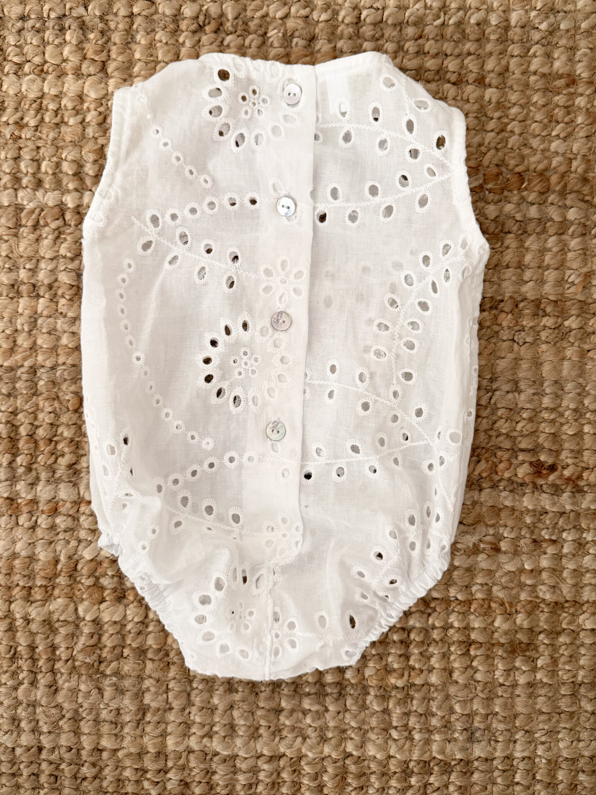 Pelele perforado blanco - Imagen 3