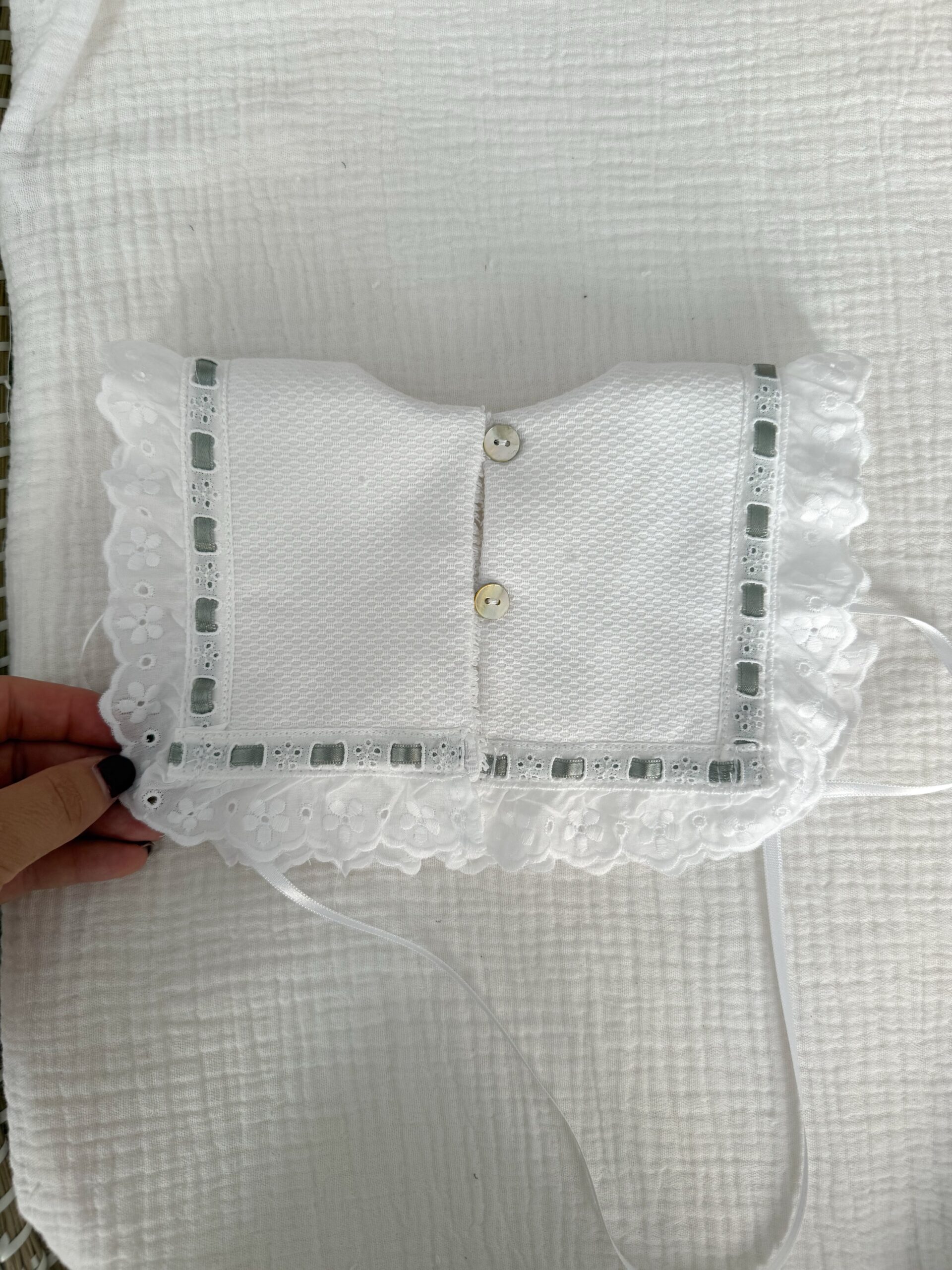 Baberola Lea con rizo lazo verde empolvado - Imagen 2