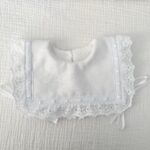 Baberola Lea con rizo lazo blanco