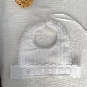 Babero lazo espalda raso blanco