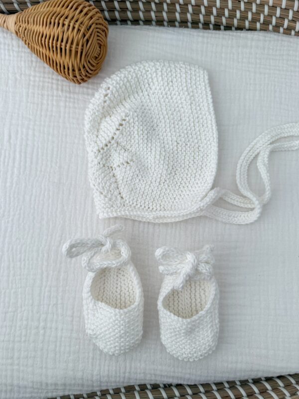 Conjunto capota y patucos blanco algodon