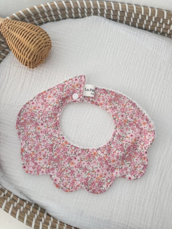 Cuello ondas flor rosa