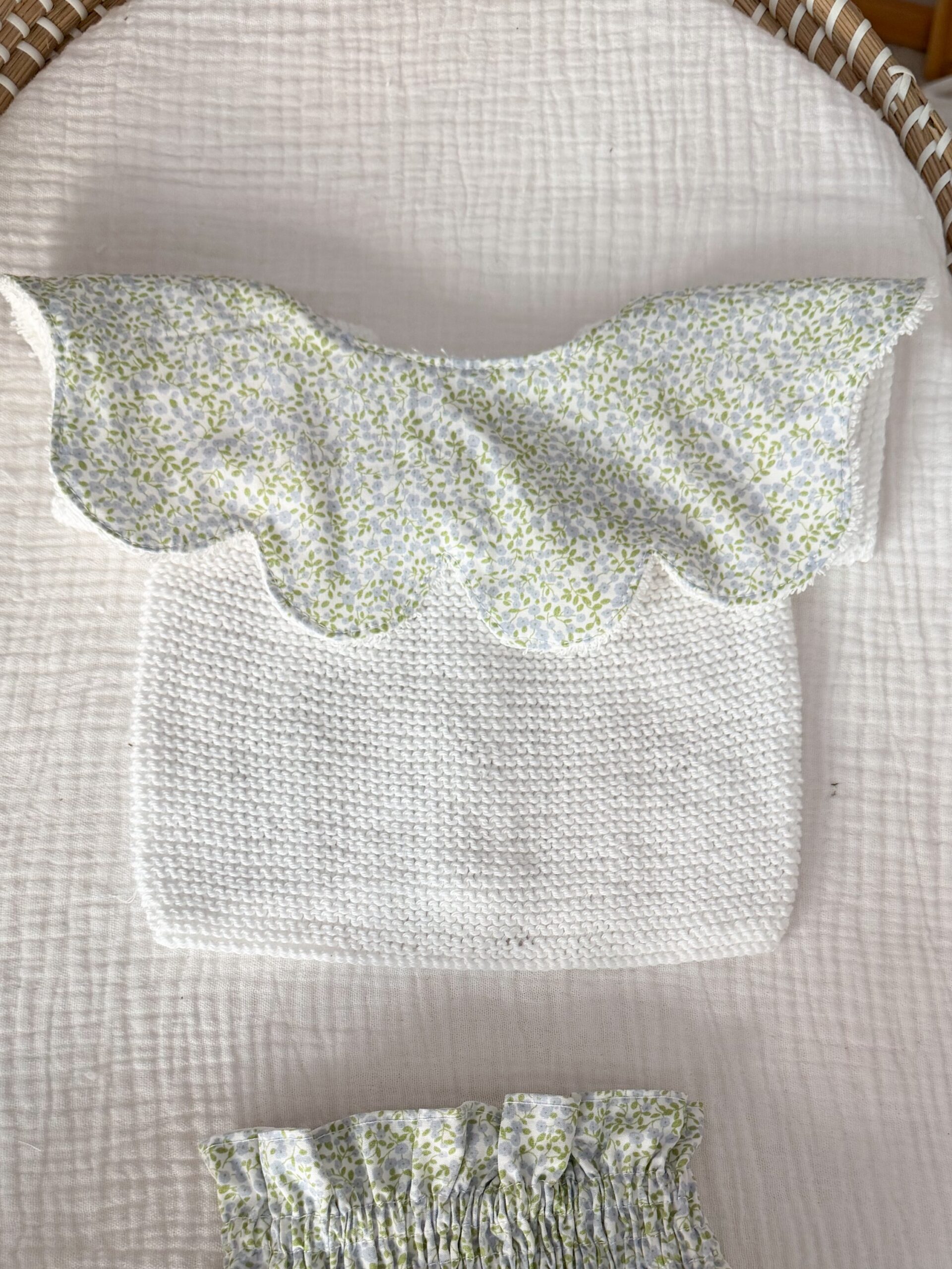 Cuello ondas flor olivo azul