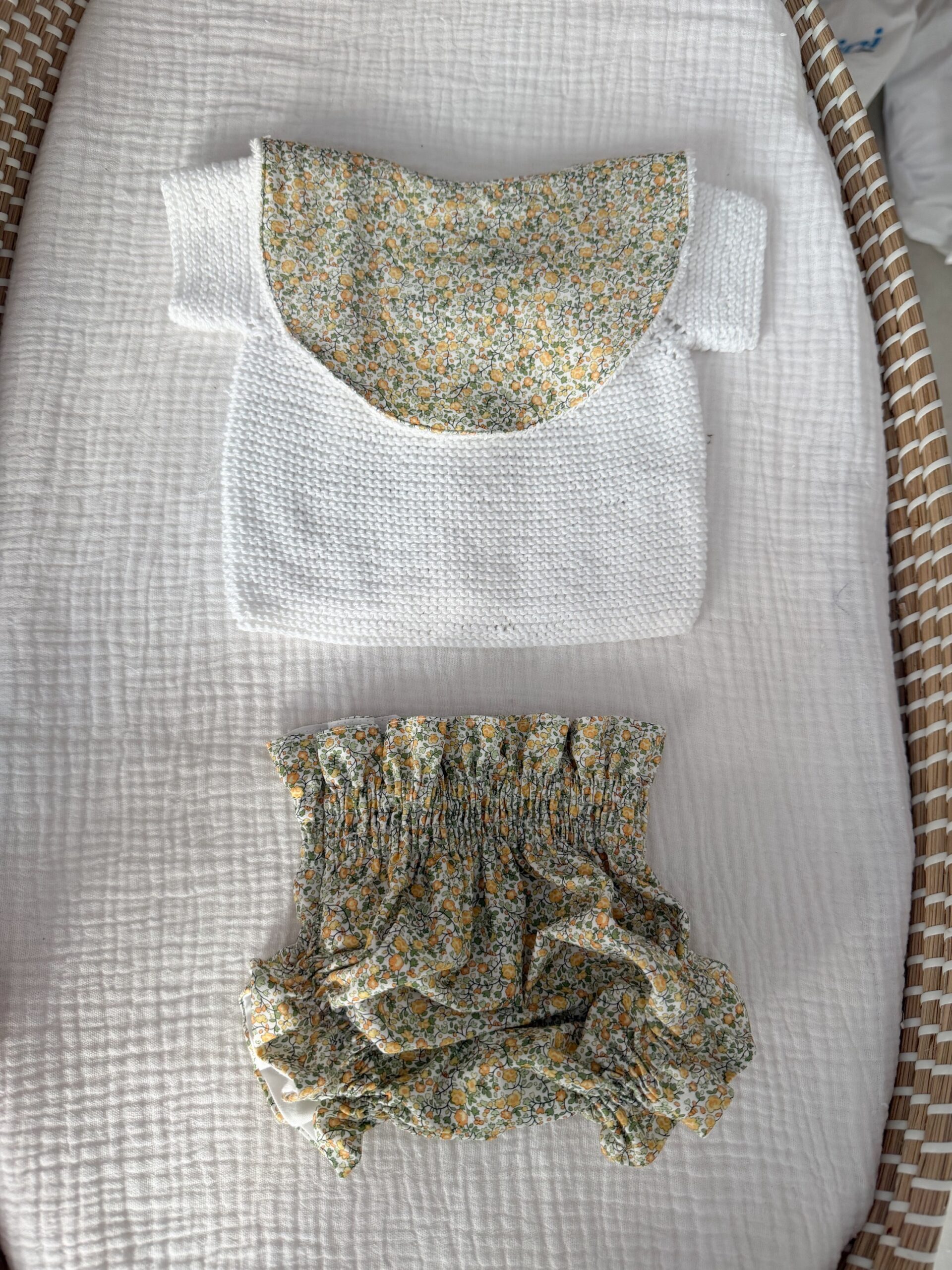 Babero flor amalfi - Imagen 2