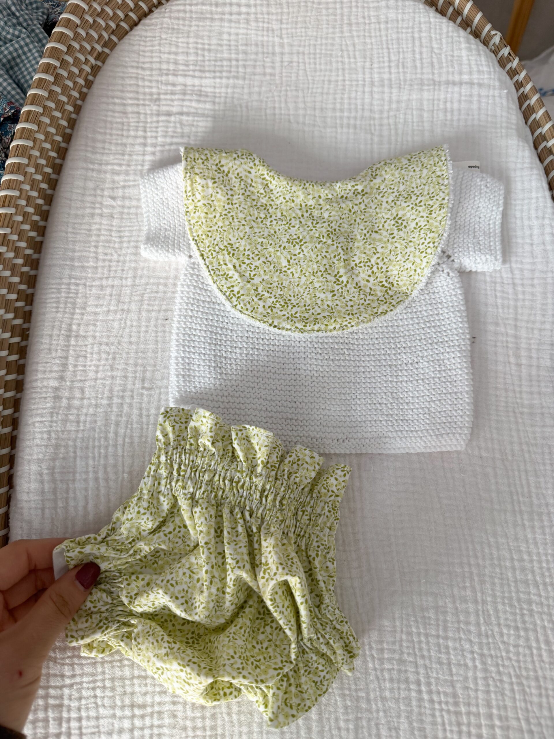 Babero flor Parra verde