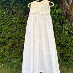 Faldón plumeti con tira bordada blanca