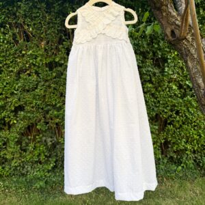 Faldón plumeti con tira bordada rosa