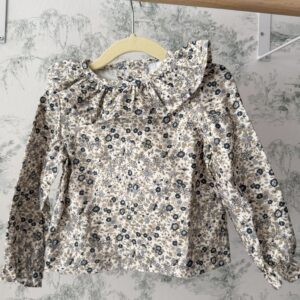 Camisa Leonor flor azul marino